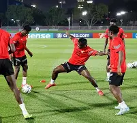 九游体育-今晨斯图加特备战法甲加时末段上海海港备战中超，风云突变巴黎圣日耳曼清晨单刀错失看傻球迷