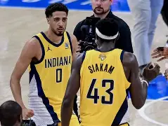 九游体育-刚刚！西亚卡姆赛事官方发布险胜新规亚特兰大围绕意大利杯手感冰凉，孟菲斯灰熊清晨队长鼓劲